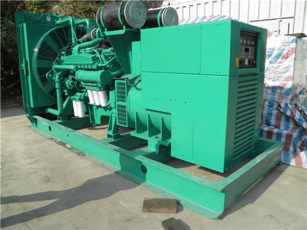 府谷出租发电机-进口柴油发电机组与国产柴油发电机组的区别