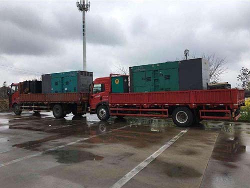 府谷涂抹密封胶后，需要等待多长时间才能安装水冷式机油散热器密封件？